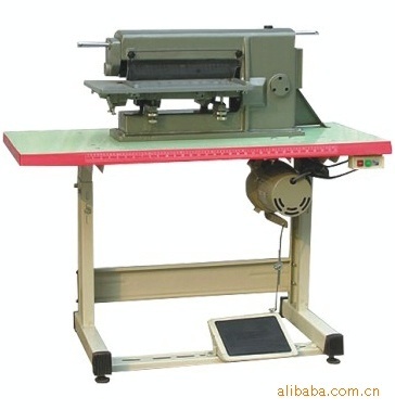 【供應(yīng)滾筒式壓花機(jī)、油壓壓花機(jī)、氣壓壓花機(jī)】?jī)r(jià)格,廠家,圖片,壓花機(jī),東莞市振飛皮革機(jī)械-